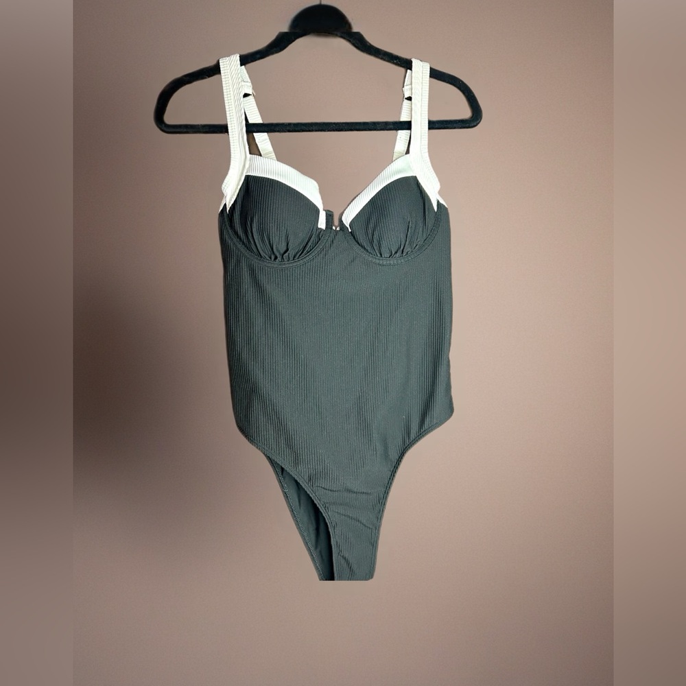 Berlook Black and White One-Piece Swimsuit